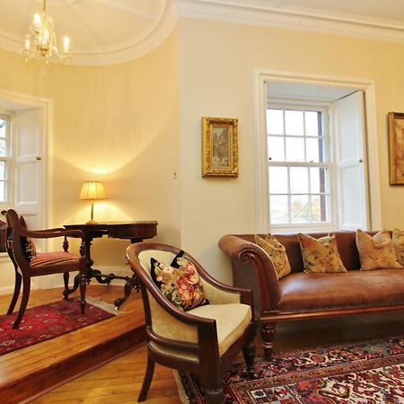 Elegant 3-Bedroom Ramsay Garden Apartment In Edinburgh City Centre Luaran gambar