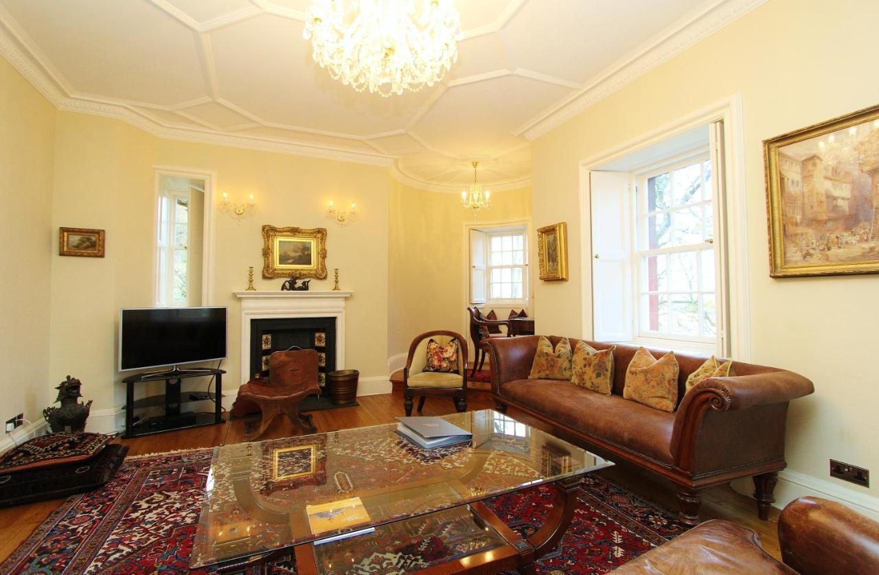 Elegant 3-Bedroom Ramsay Garden Apartment In Edinburgh City Centre Luaran gambar