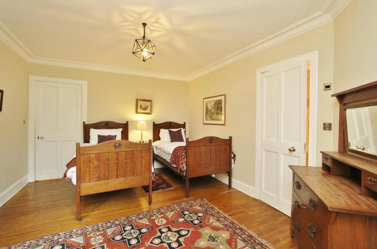 Elegant 3-Bedroom Ramsay Garden Apartment In Edinburgh City Centre Luaran gambar