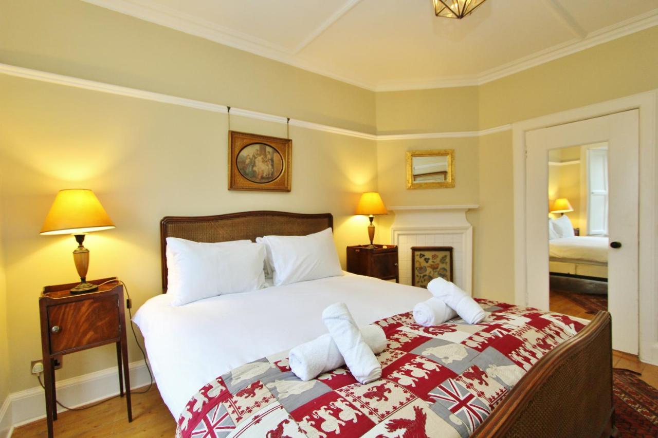 Elegant 3-Bedroom Ramsay Garden Apartment In Edinburgh City Centre Luaran gambar