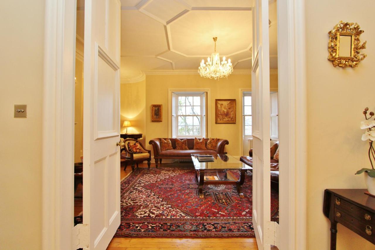 Elegant 3-Bedroom Ramsay Garden Apartment In Edinburgh City Centre Luaran gambar